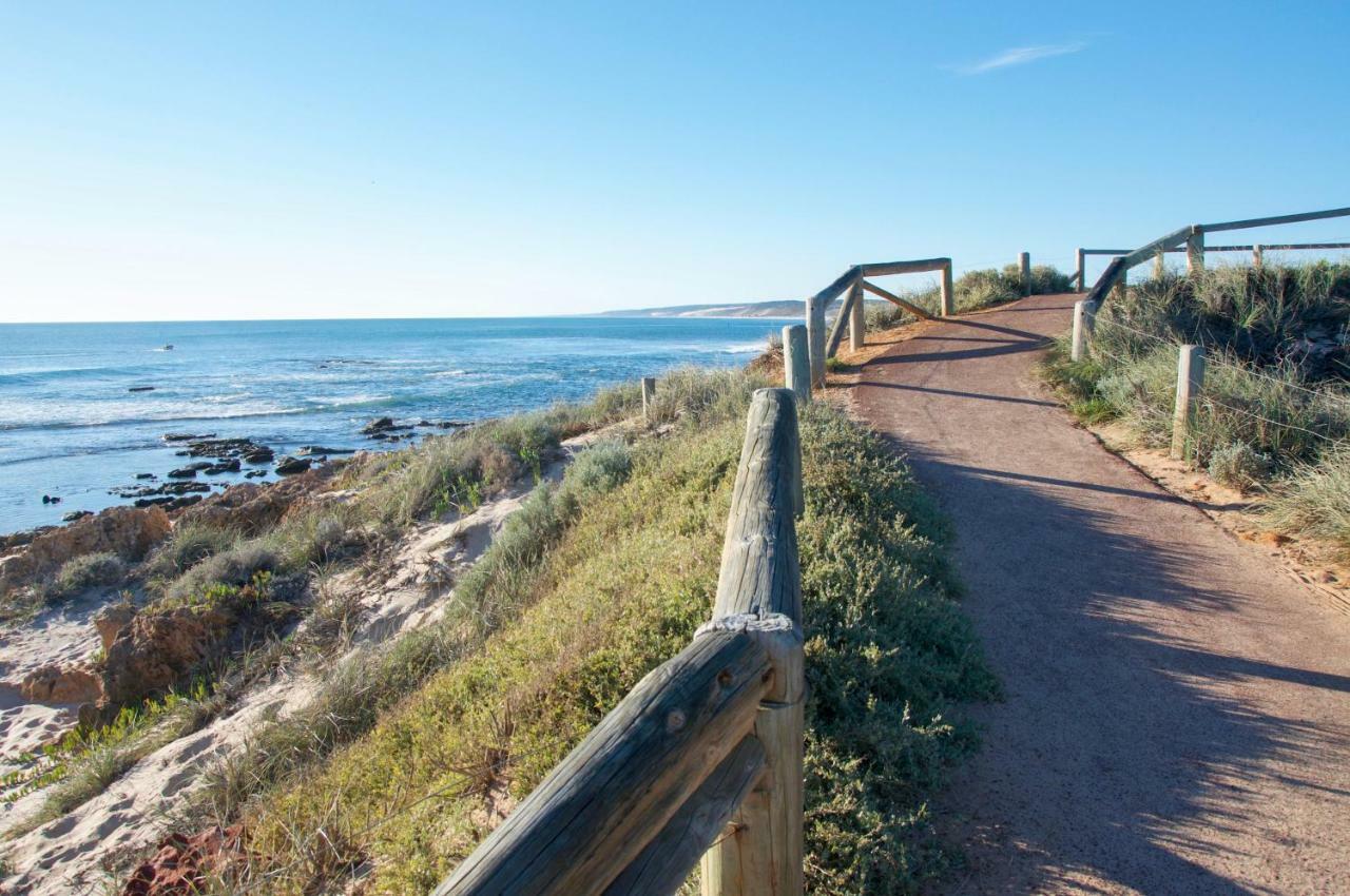 Api Pelican Beach Front Apartments Kalbarri Eksteriør billede