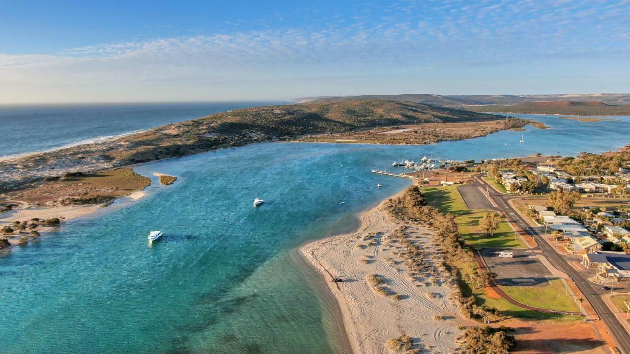 Api Pelican Beach Front Apartments Kalbarri Eksteriør billede